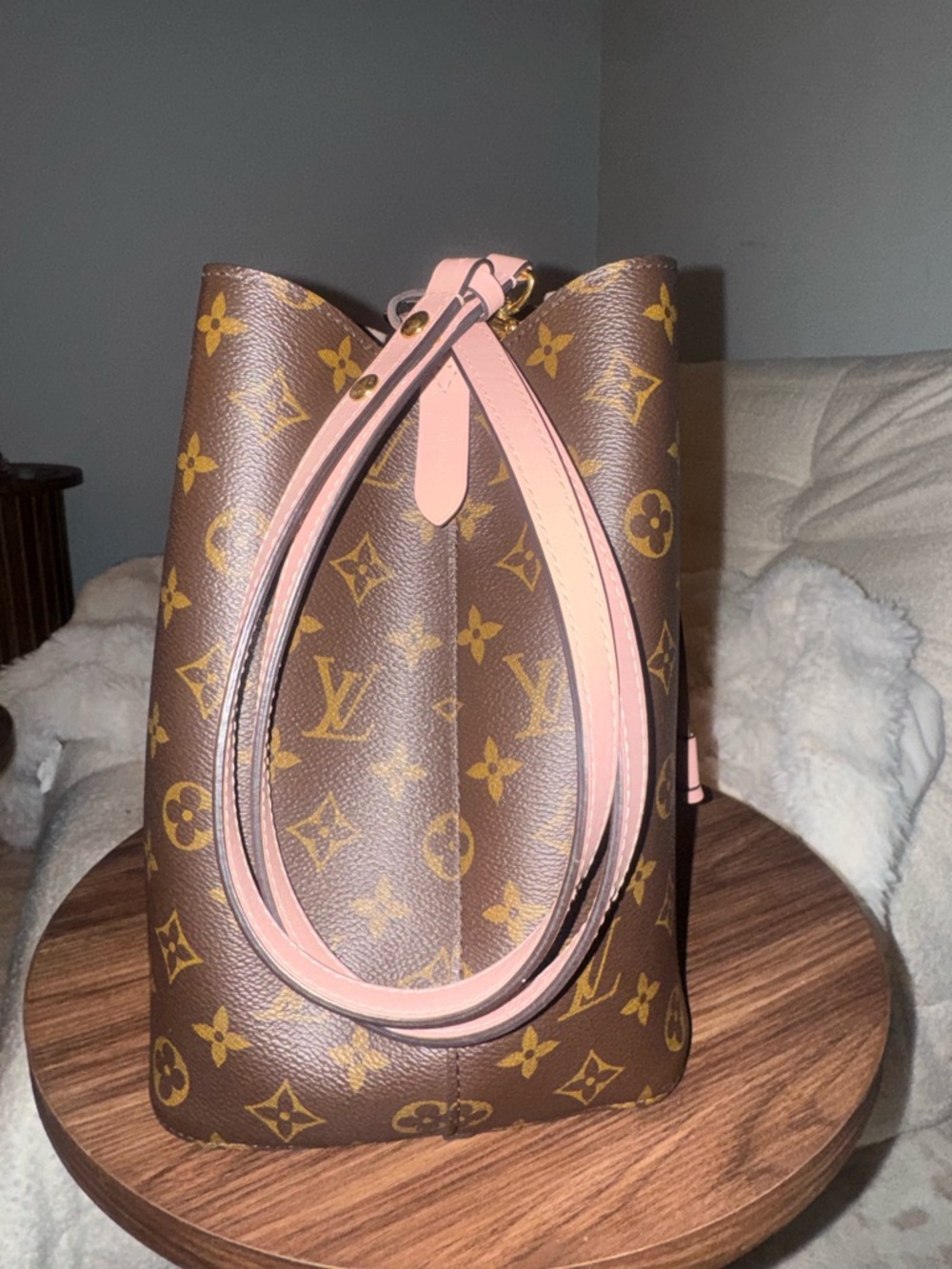 Louis Vuitton Monogram Drawstring Crossbody in Brown and Black - Picture 4 of 9